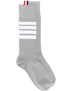 Thom Browne Calcetines a media pierna con 4 franjas - Gris