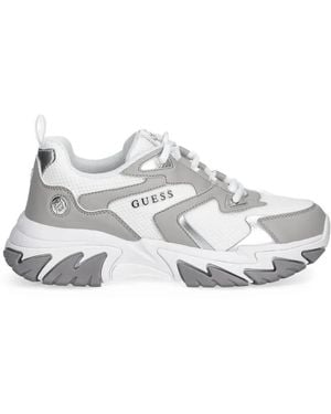 Guess Baskets À Patch Logo - White