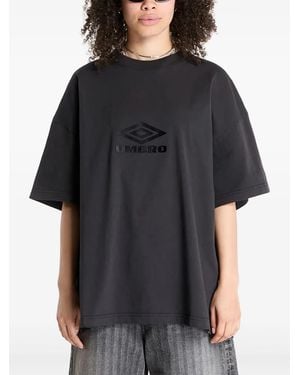 Umbro Slogan-Print Oversized T-Shirt - Black