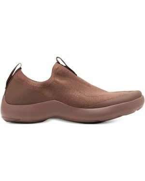 Tabi Footwear Zapatillas slip-on con puntera tabi - Marrón