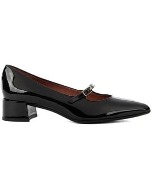 Status Pointed Leather Pumps - Black