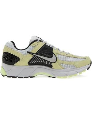 Nike Zoom Vomero 5 Sneakers - グリーン