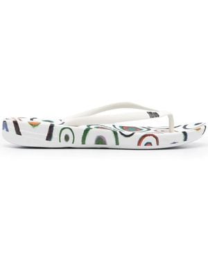 10 Corso Como X Fitflop Iqushion Flip-Flops - White