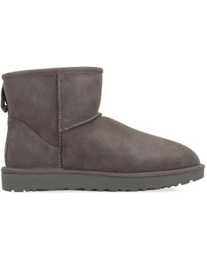 UGG Bottines Classic Mini Ii À Écusson À Logo - Brown