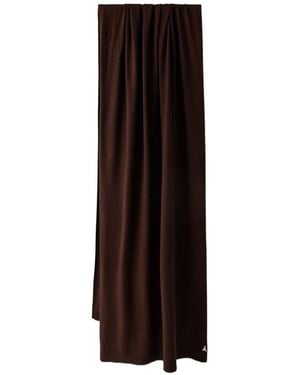 Patrizia Pepe Logo-Plaque Knitted Scarf - Brown