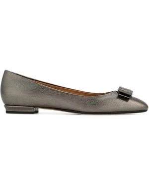 Ferragamo Varina Bow Pumps - Gray