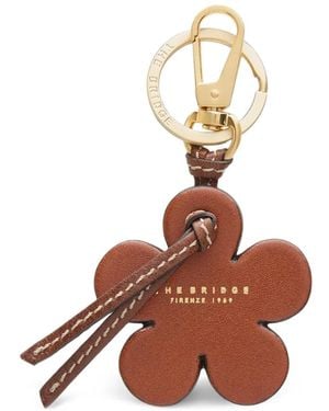 The Bridge Flower-Shape Leather Keyring - Metallic