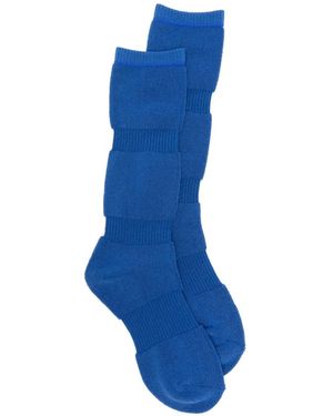 Issey Miyake Gerippte Socken - Blau
