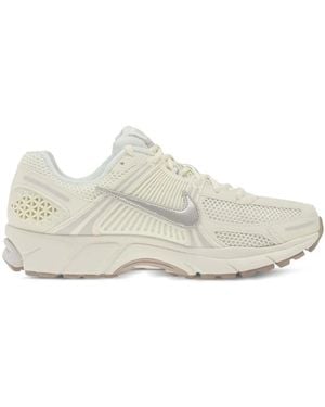 Nike Zoom Vomero 5 メタリックスニーカー - ホワイト