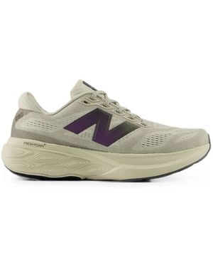 New Balance 880V15 Trainers - White