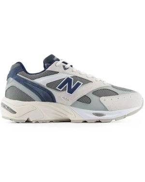 New Balance 880R Trainers - White
