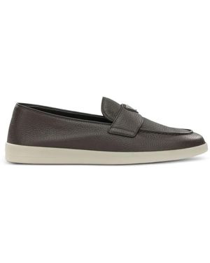 Prada Loafer Aus Strukturiertem Leder Mit Logo-Schild - Grau