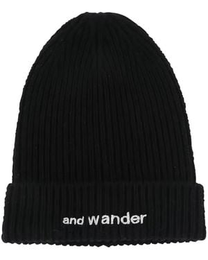and wander Gerippte Beanie - Schwarz