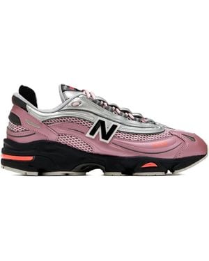 New Balance 1000 メタリック スニーカー - ピンク