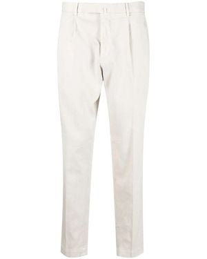 Dell'Oglio Pleated Tapered-Leg Trousers - Natural