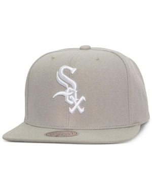 Mitchell & Ness Chicago Sox Team-Logo Snapback Baseball Cap - Gray