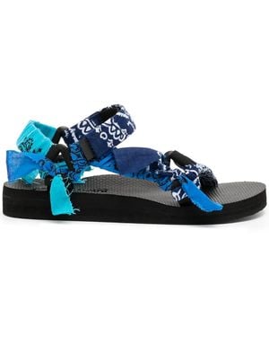 ARIZONA LOVE Trekky Bandana-Print Sandals - Blue
