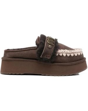 Mou Logo-Plaque Crochet-Trim Slippers - Brown