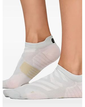 On Shoes Low-Top Performance Socks - White