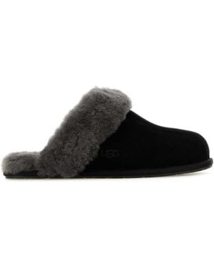 UGG Slippers - Black