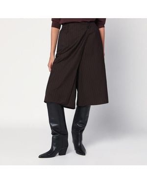 6397 Pinstripe Bermuda Shorts With Crossover Closure - Black