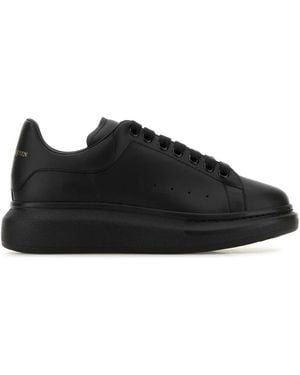 McQueen Sports Shoes With Logo - Black