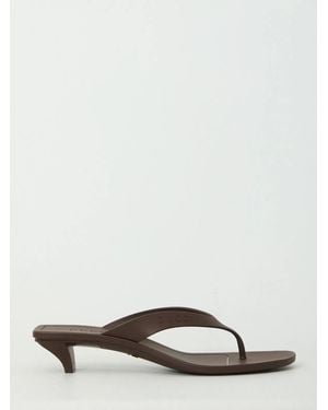 Gucci Vittoria Thong Sandals - Brown