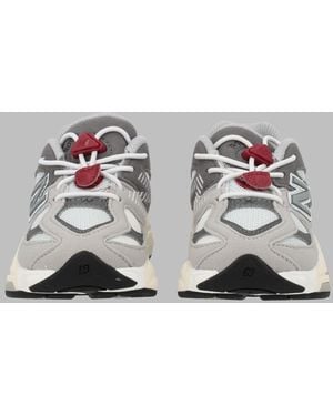 New Balance Trainers - Metallic