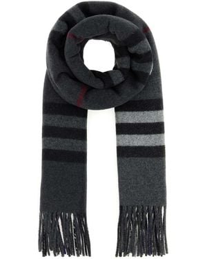 Burberry A:Mu Double Gc Ekd Scf:170073:C3384 - Black
