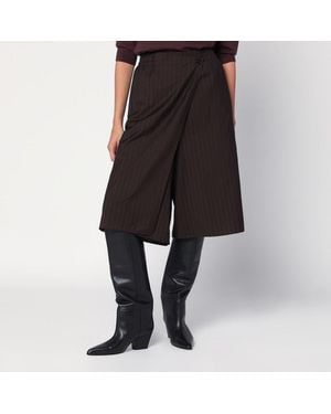 6397 Pinstripe Bermuda Shorts With Crossover Closure - Black