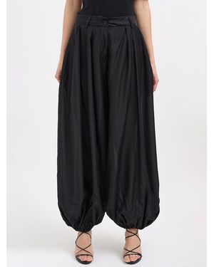 THE LATEST Dilan Pants - Black