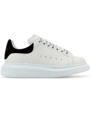 McQueen Low-Top Sneaker - Schwarz
