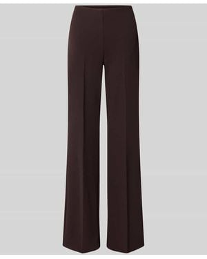 Rinascimento Flared Fit Stoffhose mit Bügelfalten - Braun