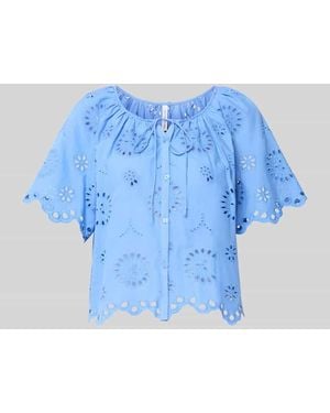 Mango Regular Fit Bluse mit Lochstickerei Modell 'BROTES' - Blau