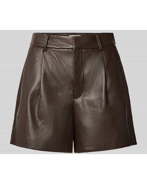 ONLY Relaxed Fit Shorts mit Bundfalten in Lederoptik 'LEA' - Grün