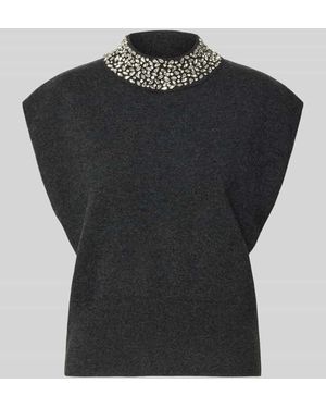 Gestuz Regular Fit Stricktop aus reiner Wolle mit Ziersteinbesatz - Schwarz