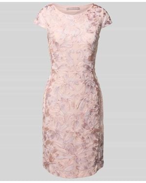 Christian Berg Cocktail Knielanges Cocktailkleid mit Allover-Stitchings - Pink