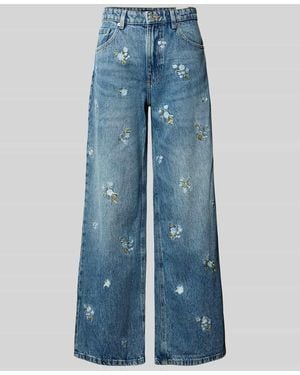 Mango Wide Fit Jeans mit floralem Allover-Stitching Modell 'BEVERLY' - Blau