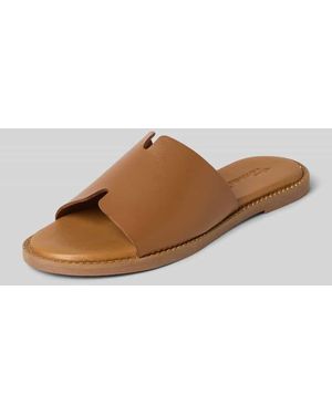 Tamaris Slides aus Leder mit strukturierter Sohle - Braun