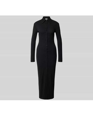 Nanushka Hemdblusenkleid in Maxilänge - Schwarz