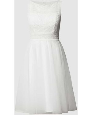 Luxuar Brautkleid mit floralen Stickereien - Weiß