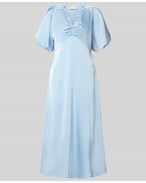 Neo Noir Midikleid aus Satin Modell 'Illana' - Blau