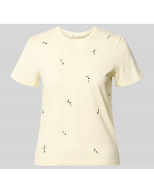 Mango Regular Fit T-Shirt mit floralem Allover-Stitching Modell 'Flowi' - Natur