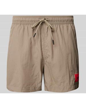 HUGO Regular Fit Badeshorts mit Label-Patch Modell 'DOMINICA' - Natur