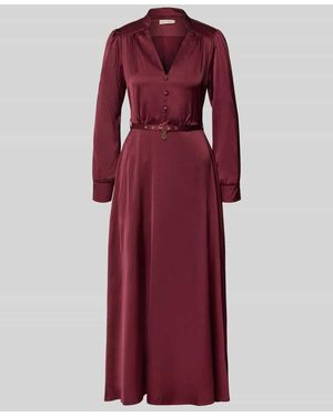 Rinascimento Abendkleid aus Satin mit V-Ausschnitt und Gürtel - Rot