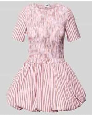 Amy Lynn Cocktailjurk Met Smokdetails - Roze