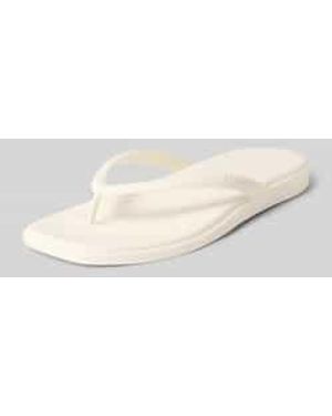 Crocs™ Teenslippers Met Labeldetail Model 'Miami Flip' - Naturel