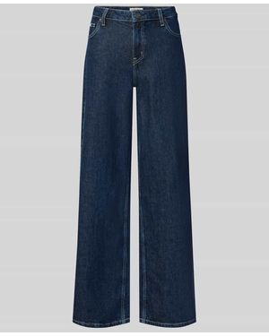 Guess Wide Fit Jeans mit Logo-Patch - Blau