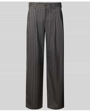 Prohibited Hose mit weitem Bein und Gesäßtaschen Modell 'Pinstripe' - Grau