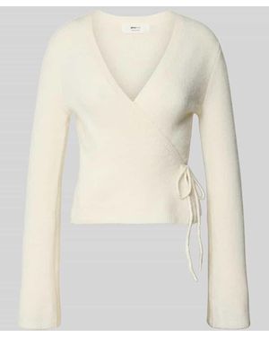 Gina Tricot Cardigan in Wickel-Optik - Natur